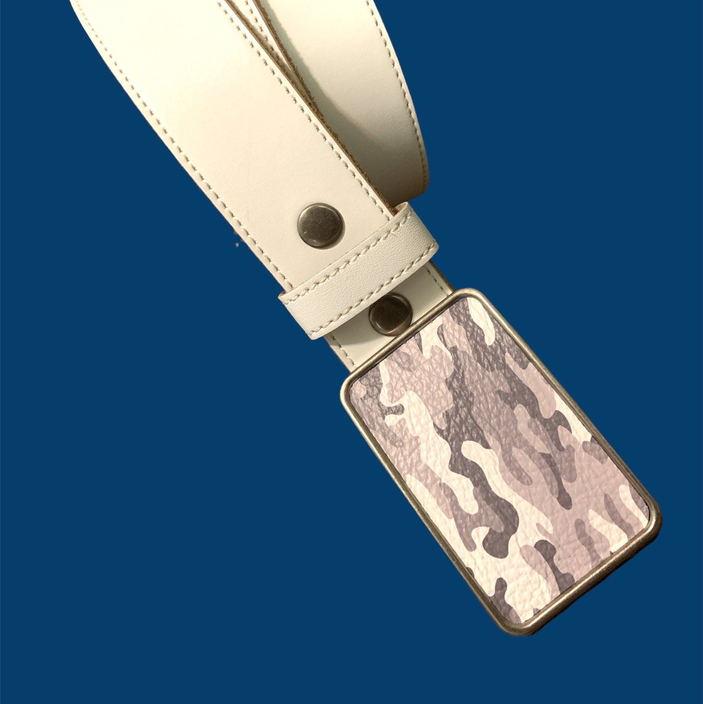 Camouflage White and Gray Leather Belt Buckle